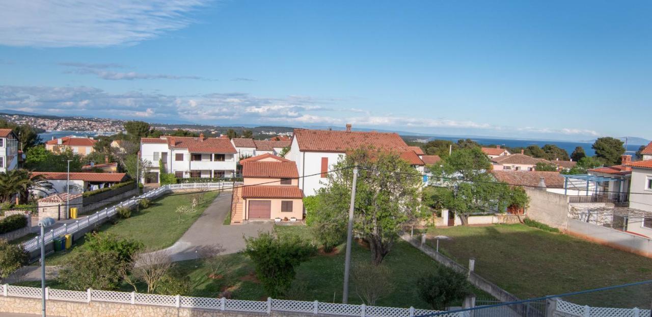 Luxury Apartment Faro With Sea View And Swimming Pool Premantura Exterior photo