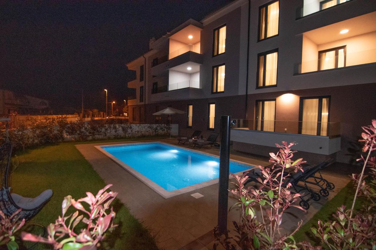 Luxury Apartment Faro With Sea View And Swimming Pool Premantura Exterior photo